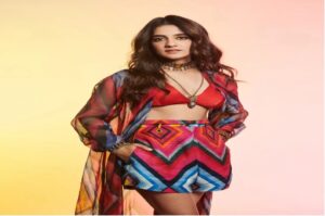 Read more about the article Jasleen Royal (Singer), Age, Biography, Boyfriend, Height, Net worth, Family, Awards, Career & More